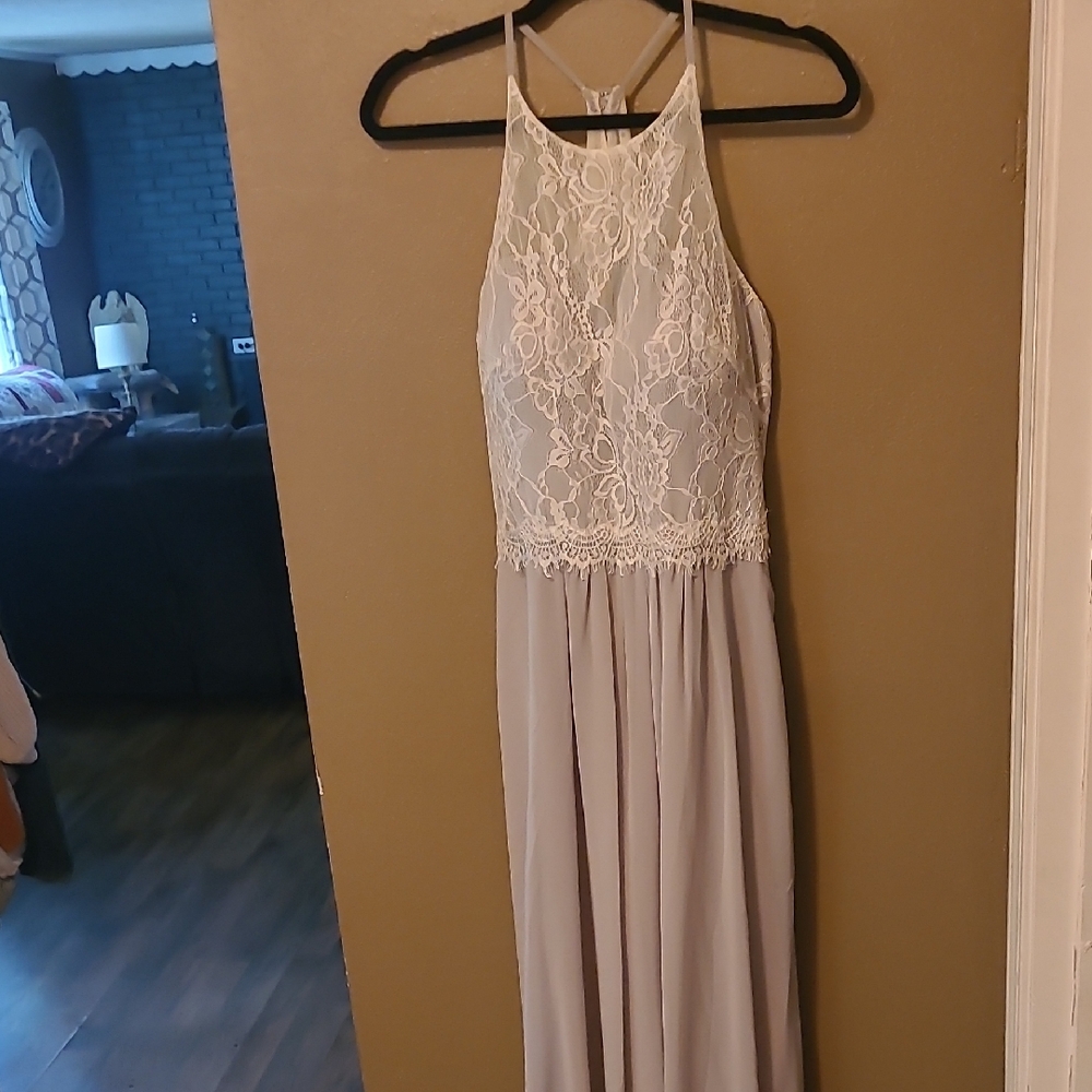Elegant Lace Halter Dress - Cream